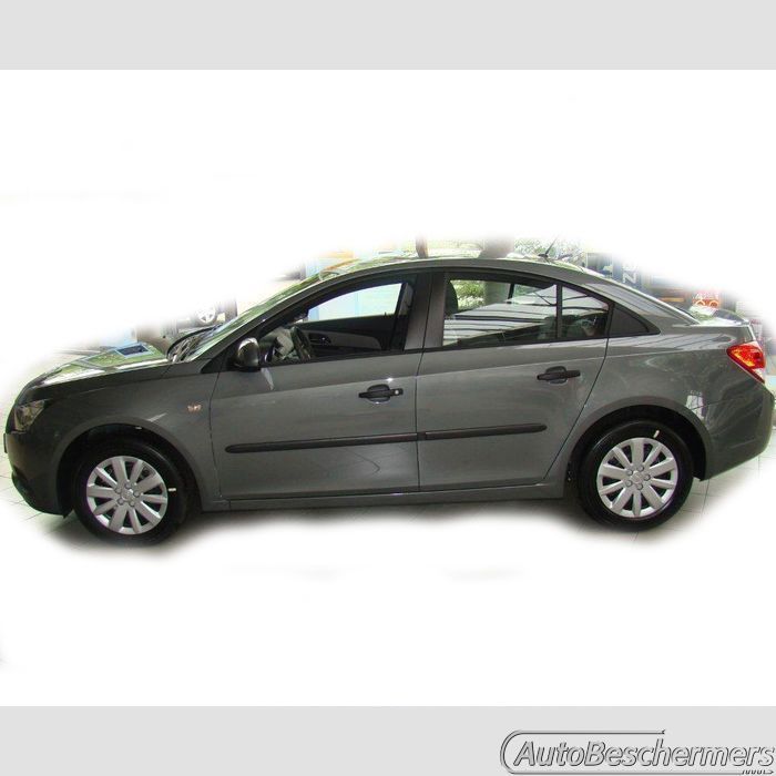 Stootlijsten set zwart Chevrolet Cruze 05.2009-