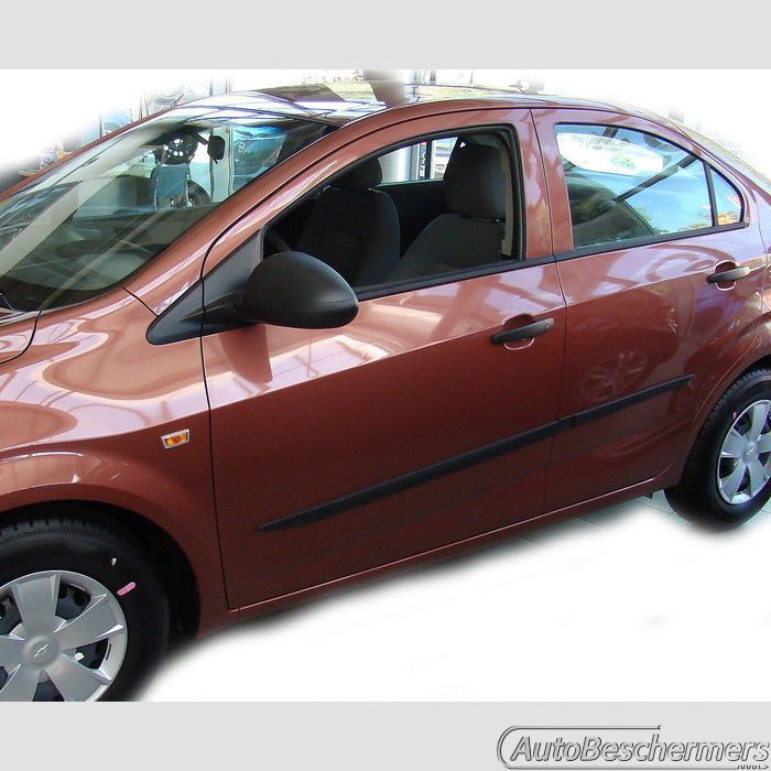 Stootlijsten set zwart Chevrolet Aveo 4 en 5-deurs 06.2011-