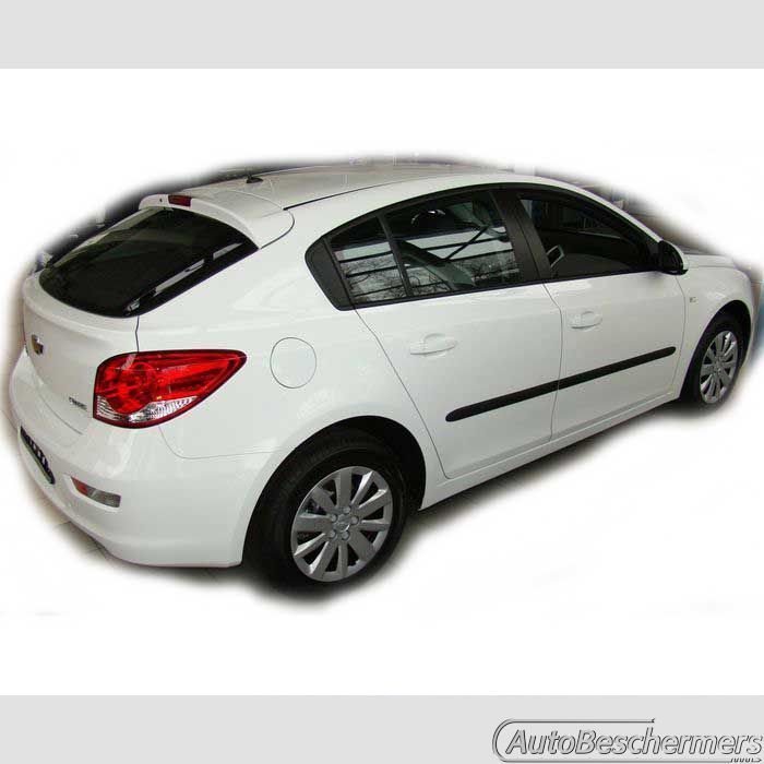 Stootlijsten set zwart Chevrolet Cruze 5-deurs 08.2011-