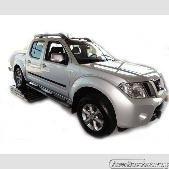 Stootlijsten set zwart Nissan Navara 2007-