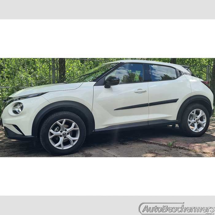 Stootlijsten set zwart Nissan Juke II 01.2021-