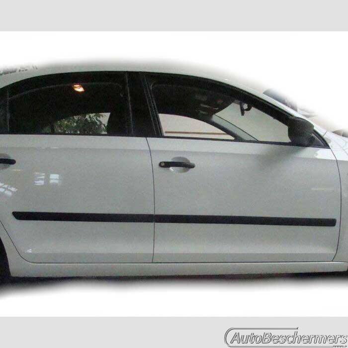 Stootlijsten set zwart Skoda Rapid 11.2012-