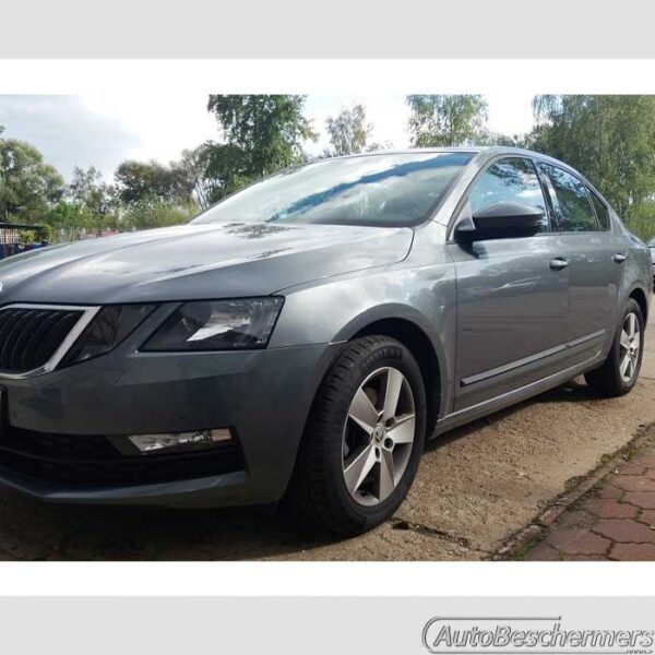 Stootlijsten set zwart Skoda Octavia Sedan 02.2017-03.2020 - Afbeelding 2