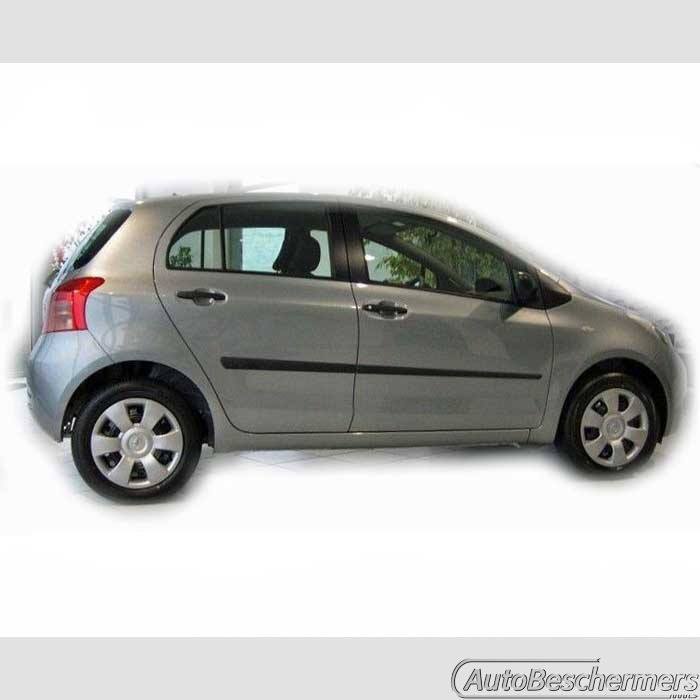 Stootlijsten set zwart Toyota Yaris 5-deurs 01.2006-08.2011