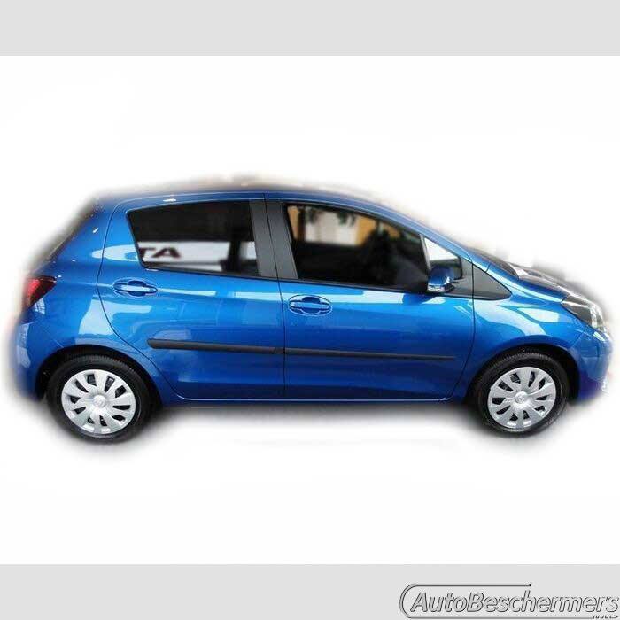 Stootlijsten set zwart Toyota Yaris 5-deurs 08.2014-