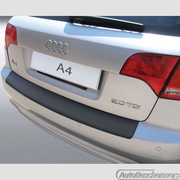 Achterbumperbeschermer zwart Audi A4 Avant en S-Line 09.2004-03.2008 niet S4