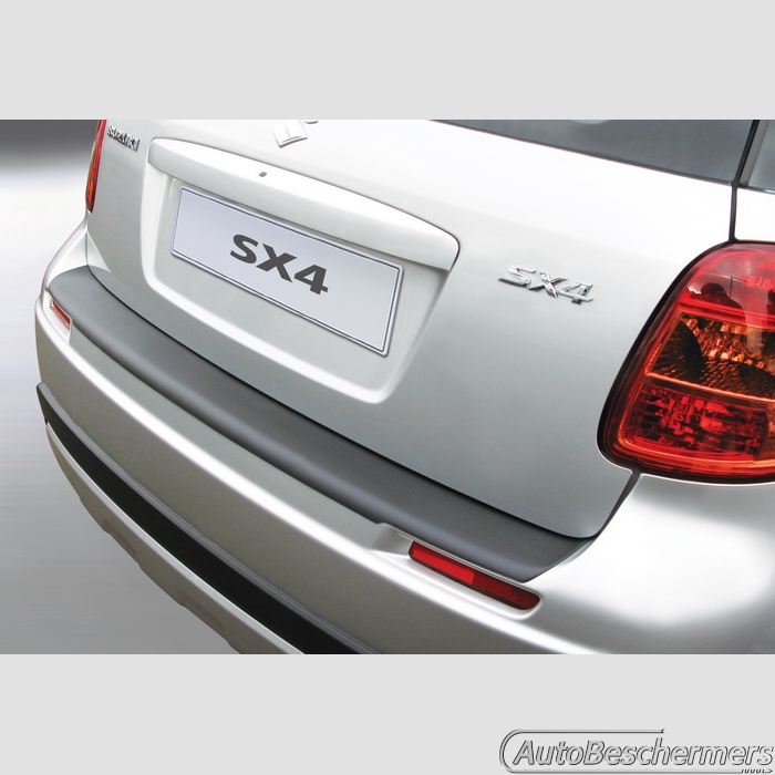 Achterbumperbeschermer zwart Suzuki SX4 5-deurs 2WD en 4WD 06.2006-2013