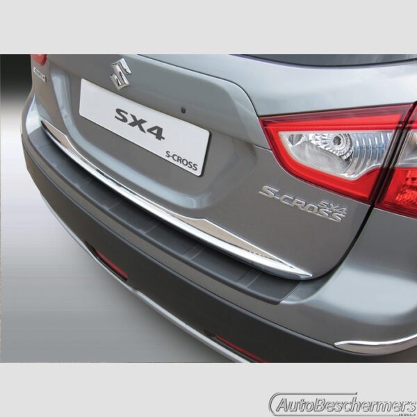 Achterbumperbeschermer zwart Suzuki SX4 S-Cross 10.2013- met ribbel